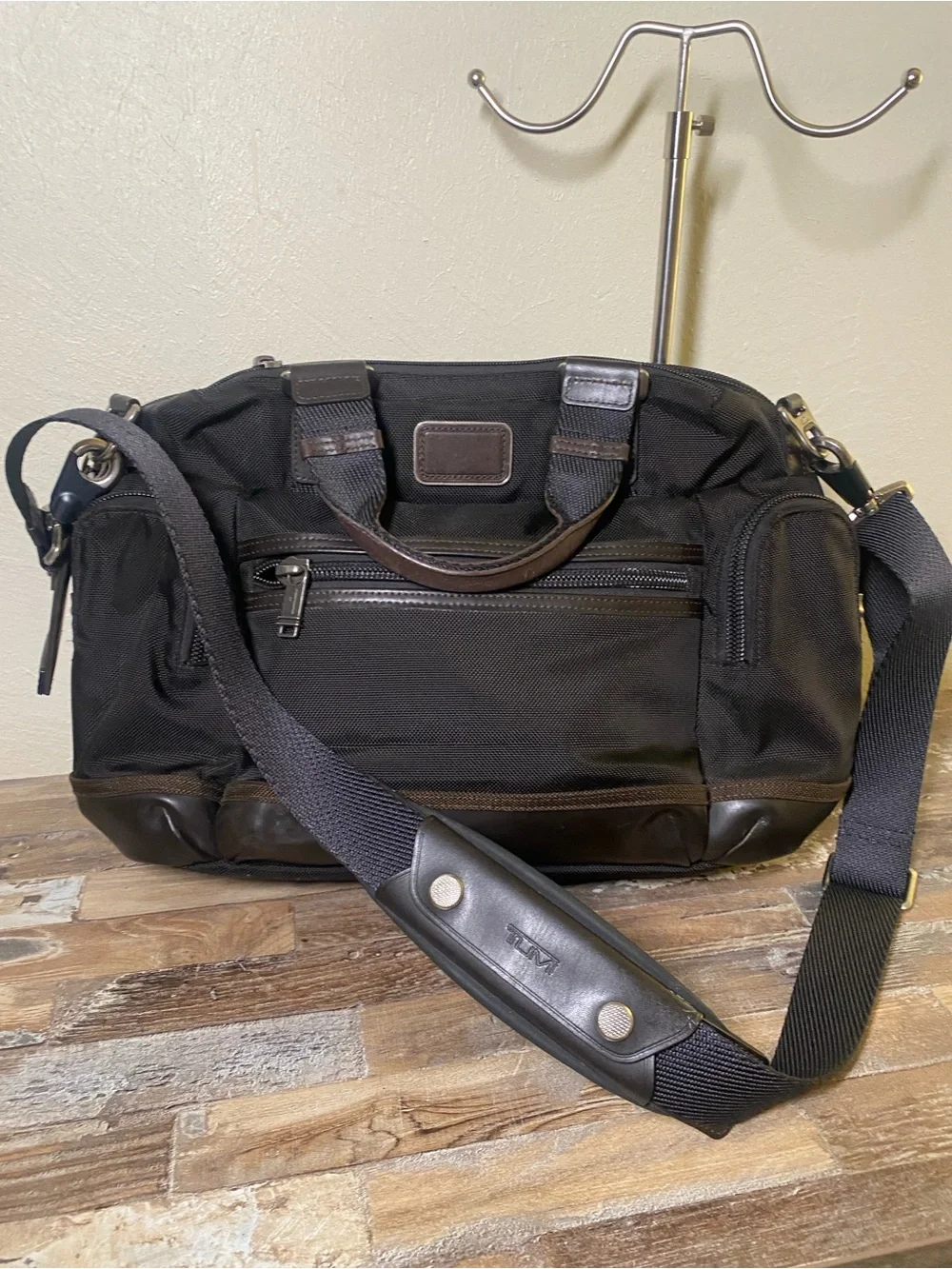 TUMI ALPHA BRAVO BLACK Men's Multi-Pocket Messenger Bag